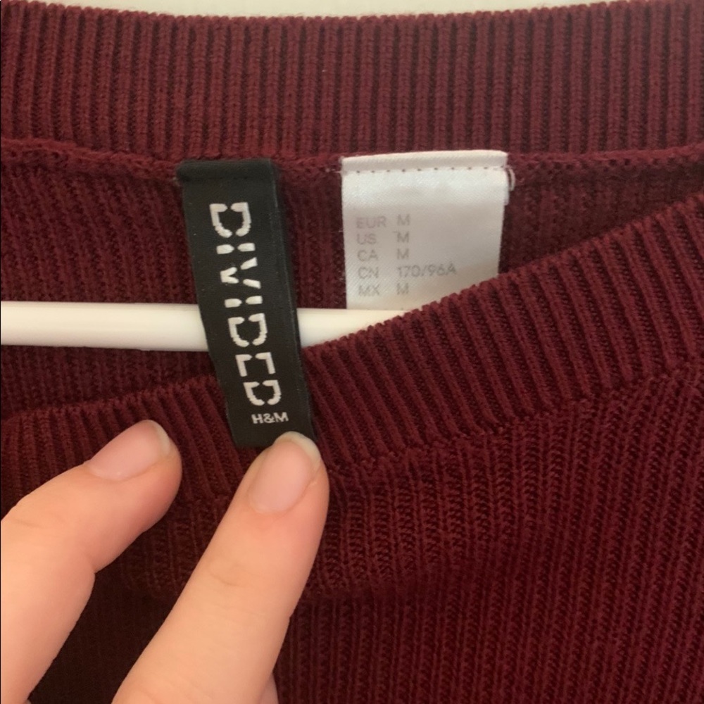 thin red sweater - Picture 4 of 4